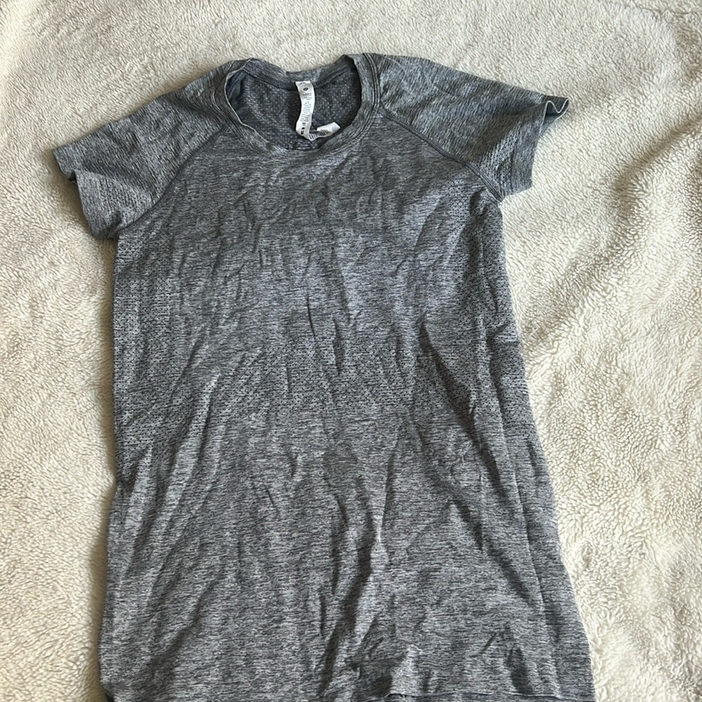 Lululemon T-Shirt